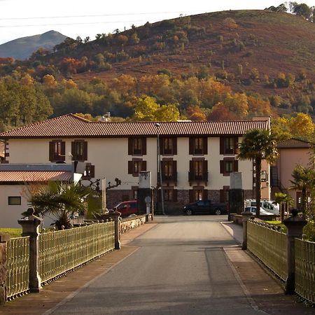 Hotel Urgain Oronoz-Mugaire Exteriér fotografie