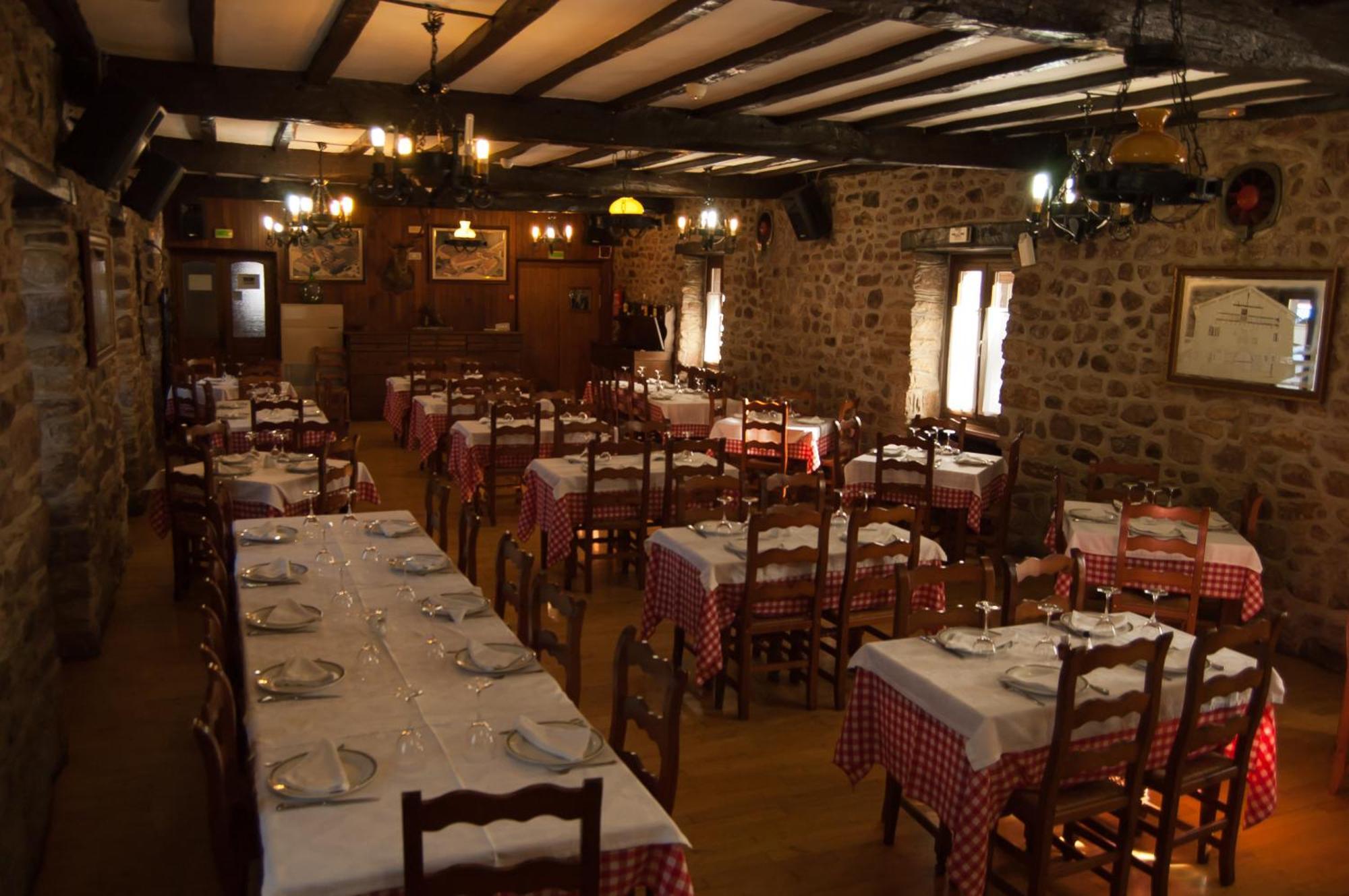 Hotel Urgain Oronoz-Mugaire Exteriér fotografie