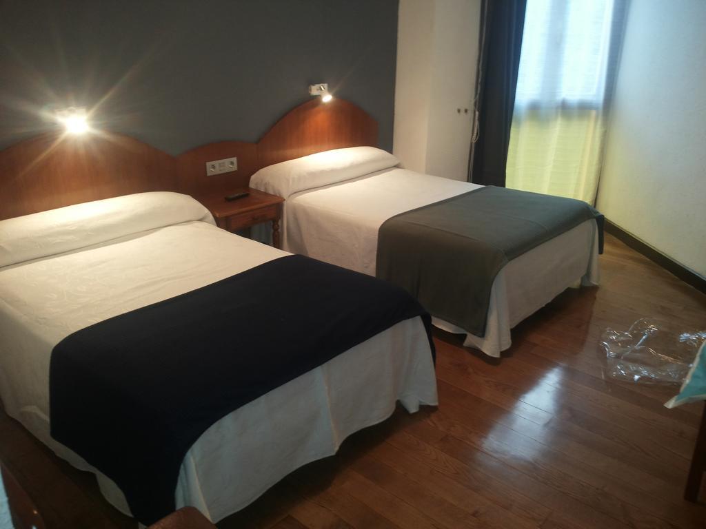 Hotel Urgain Oronoz-Mugaire Exteriér fotografie